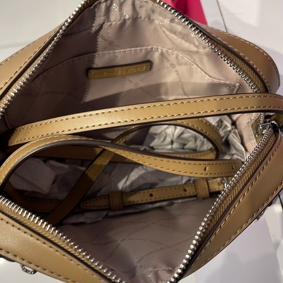 Michael Kors Jet Set Large Ombré Signature Logo EW Crossbody Body
Dusk 
NWT - Picture 14 of 14